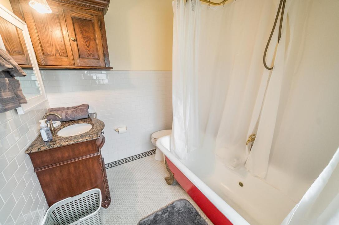 One Of These Nights - King Sized Bed - Sleeps 2 Lynchburg Exterior foto