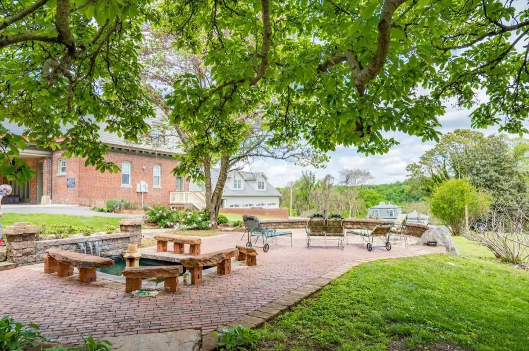 One Of These Nights - King Sized Bed - Sleeps 2 Lynchburg Exterior foto